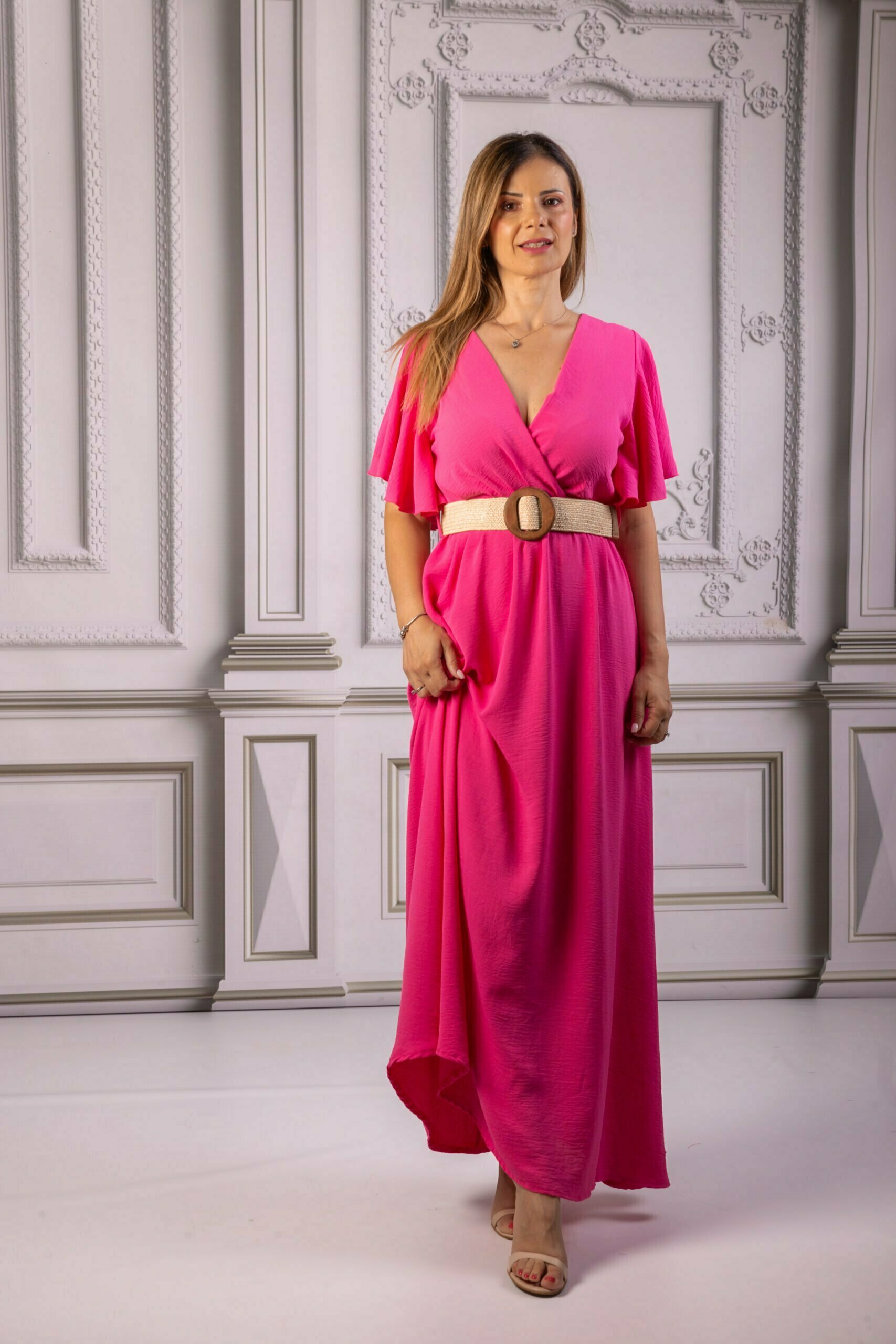 Rochie lunga, vaporoasa cu curea crem
