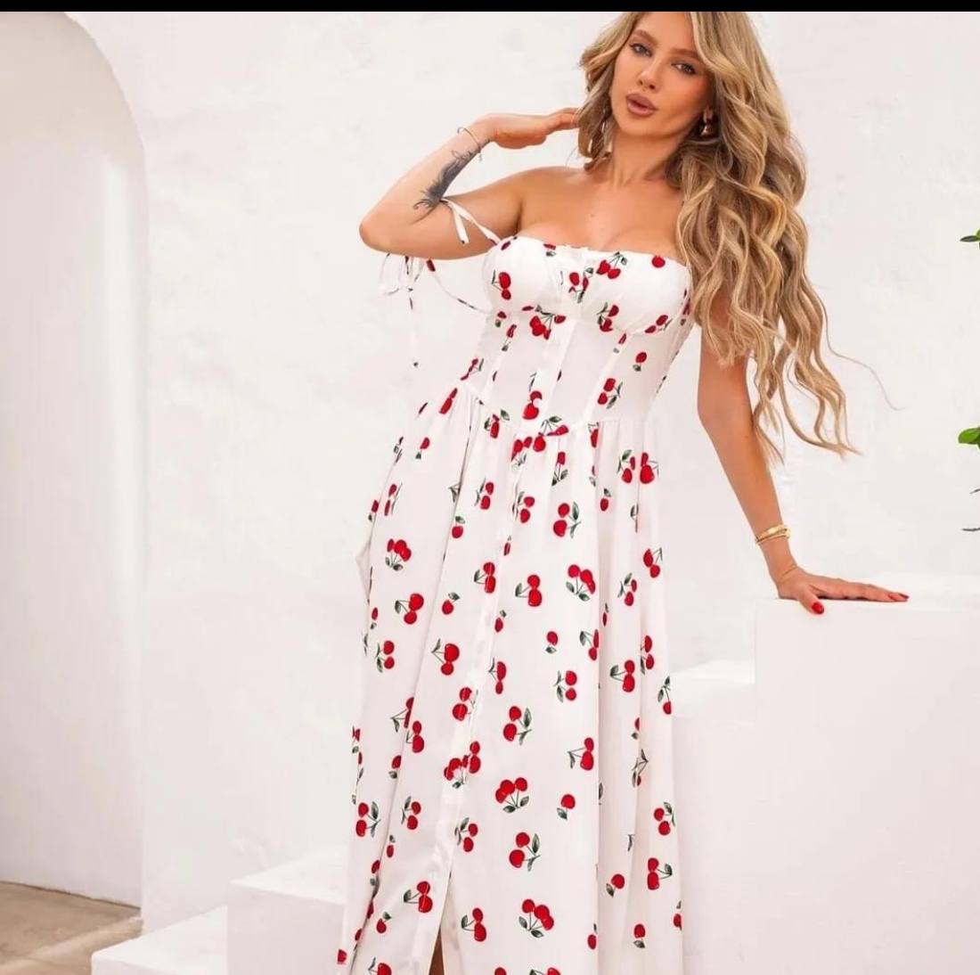Rochie clos cu nasturi si cirese - alba